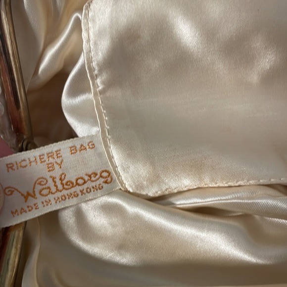 Vintage Beaded Richere Bag by Walborg in Cream w/ Leaf Pattern & Gold-tone Chain - Picture 6 of 6